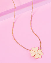 Load image into Gallery viewer, gold clover necklace