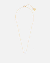 Load image into Gallery viewer, pearl necklace with clover charm